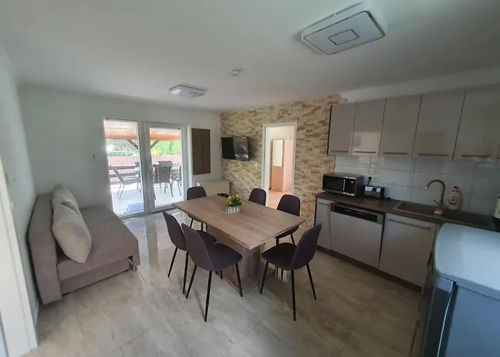 Napfeny Vendeghaz בית נופש *