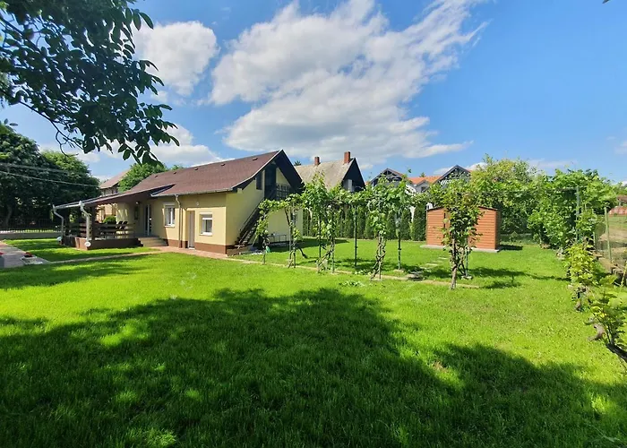 Napfeny Vendeghaz * Vonyarcvashegy